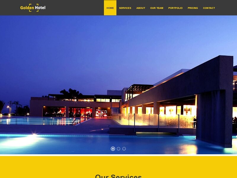 金色酒店免费 HTML 模板