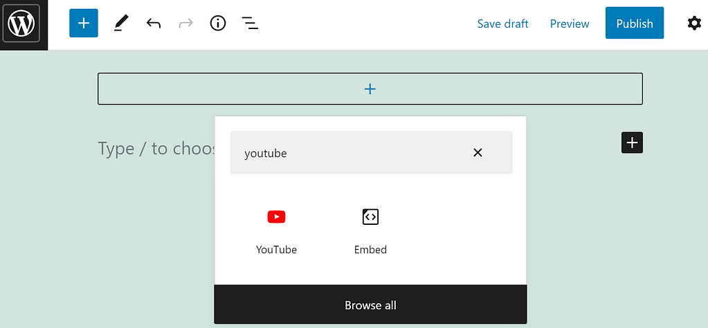 插入 YouTube 块。 